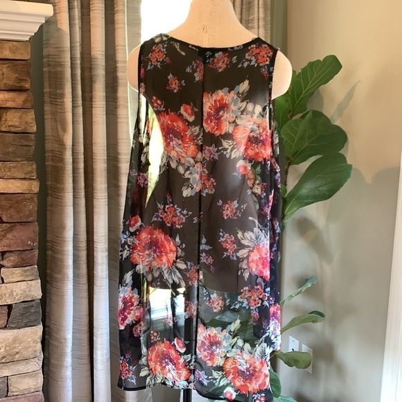 3-$30 Torrid size 3 sheer floral tank top - Picture 3 of 6
